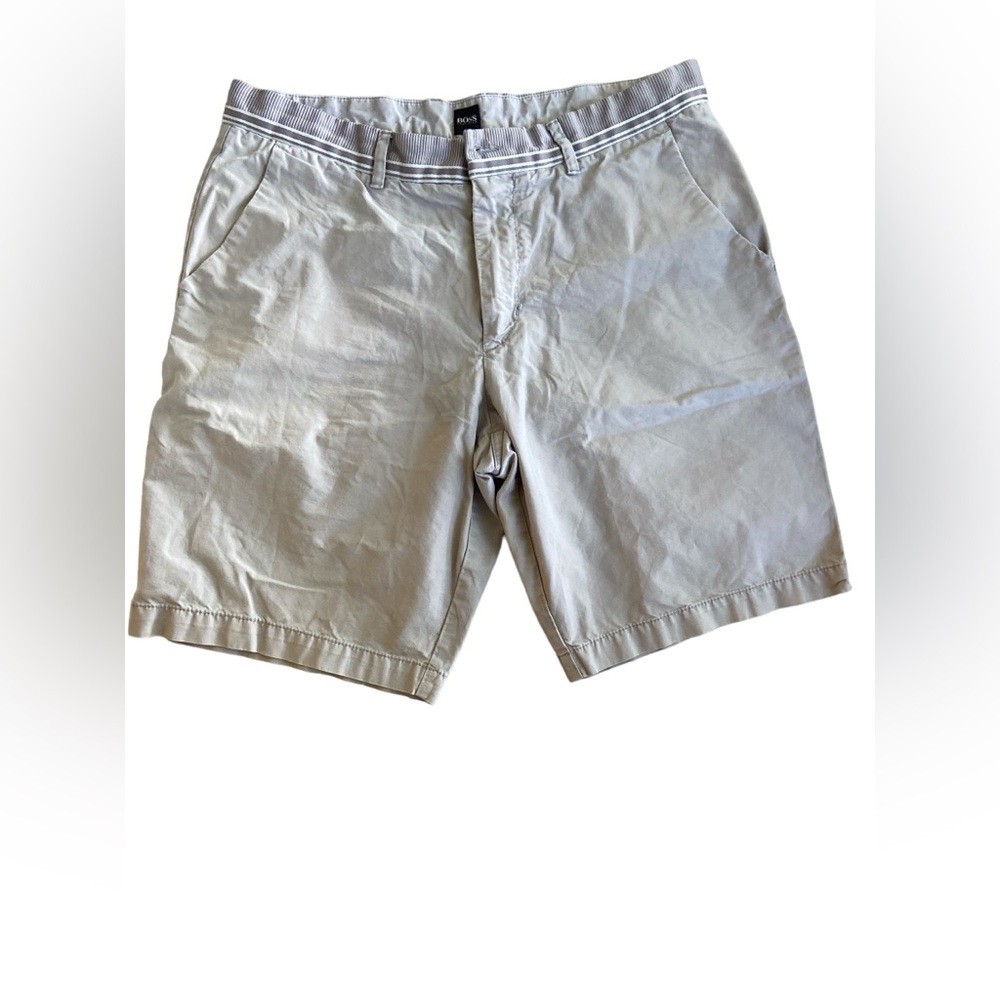 Hugo Boss Short‎ Style Chino Size 34R Gray color